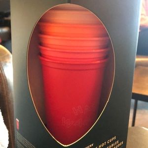 **2019** (6)STARBUCKS HOLIDAY REUSABLE HOT CUPS ❄️